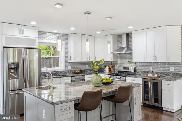 7504 DOLCE DR, Annandale, VA 22003