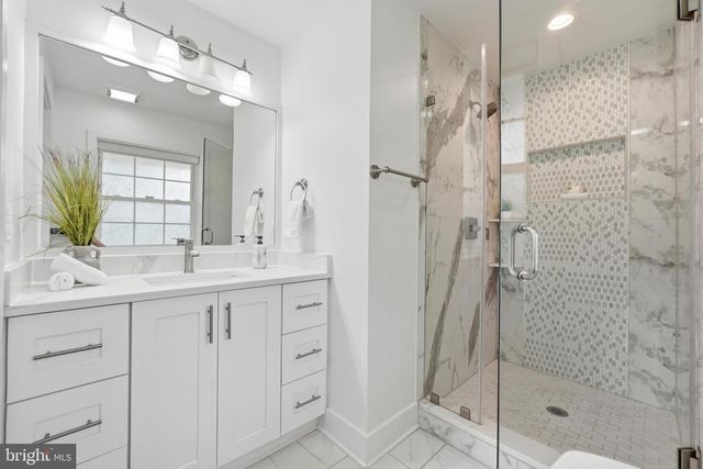 7504 DOLCE DR, Annandale, VA 22003