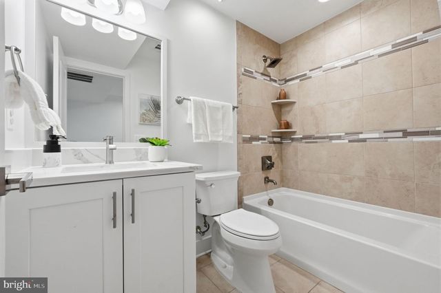 7504 DOLCE DR, Annandale, VA 22003