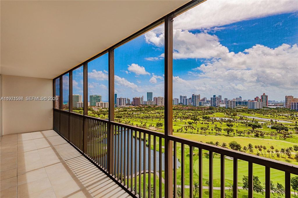 20379 W Country Club Dr 2336, Aventura, FL 33180