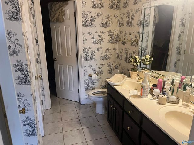 324 Lakepoint Drive, Gadsden, AL 35901