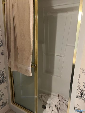 324 Lakepoint Drive, Gadsden, AL 35901