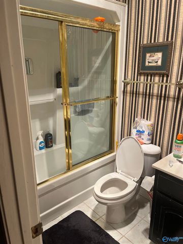 324 Lakepoint Drive, Gadsden, AL 35901