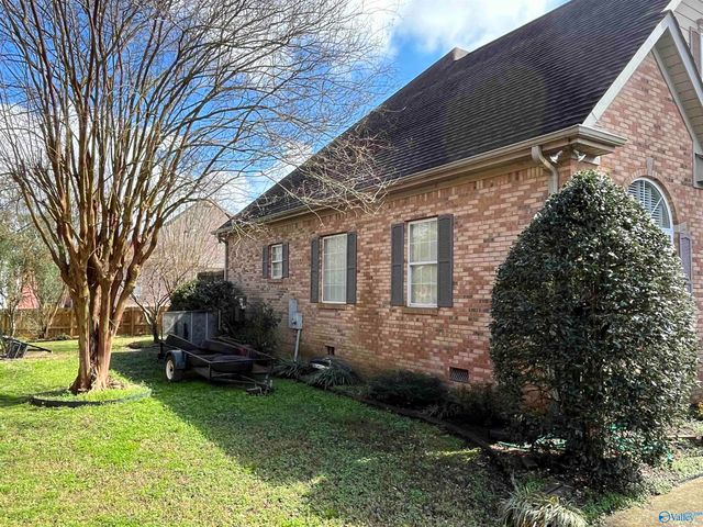 324 Lakepoint Drive, Gadsden, AL 35901