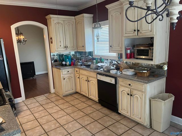 324 Lakepoint Drive, Gadsden, AL 35901