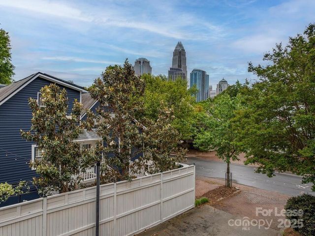 406 W 9th Street 301, Charlotte, NC 28202