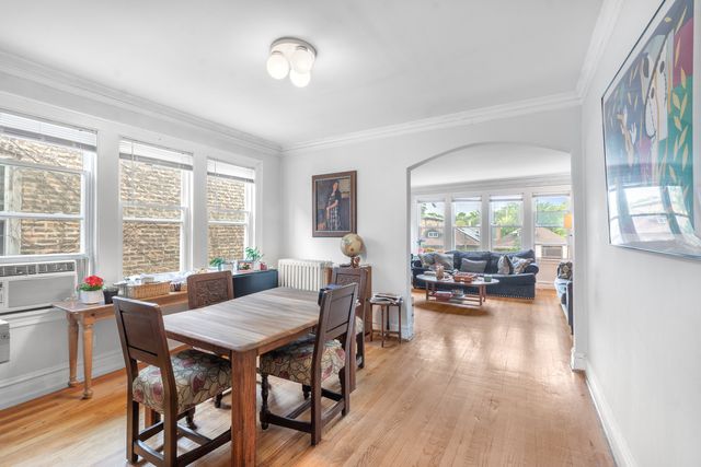 2545 W Coyle Avenue, Chicago, IL 60645