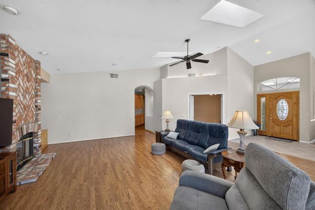15546 Calistoga Dr., Ramona, CA 92065