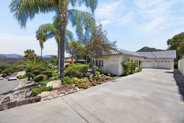 15546 Calistoga Dr., Ramona, CA 92065