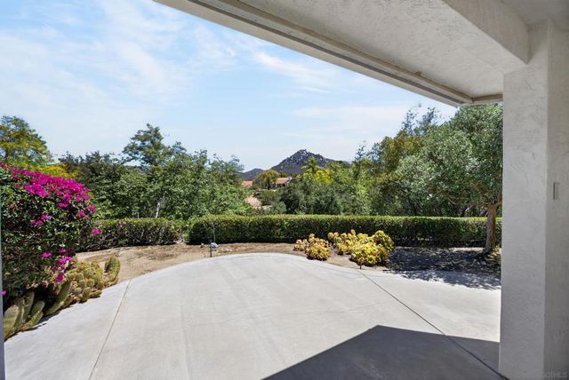 15546 Calistoga Dr., Ramona, CA 92065