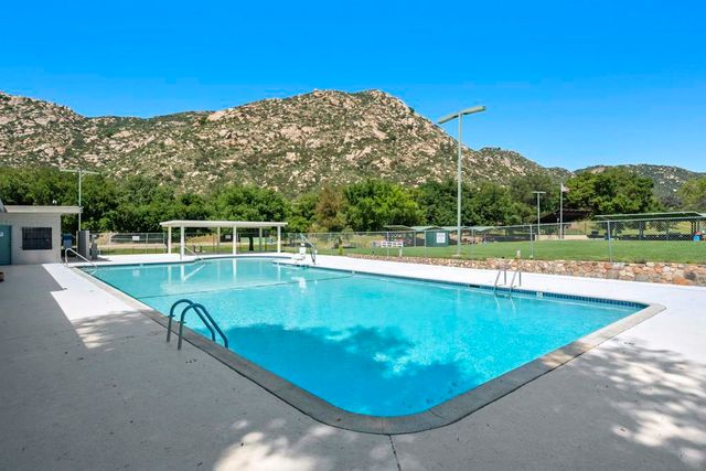 15546 Calistoga Dr., Ramona, CA 92065