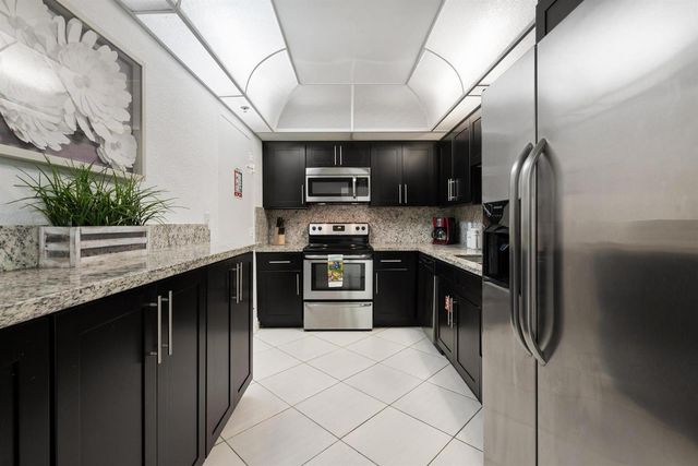 4001 S Ocean Drive 14D, Hollywood, FL 33019