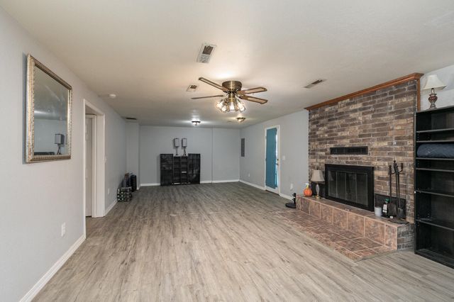 3808 W Kingsley Street, Springfield, MO 65807