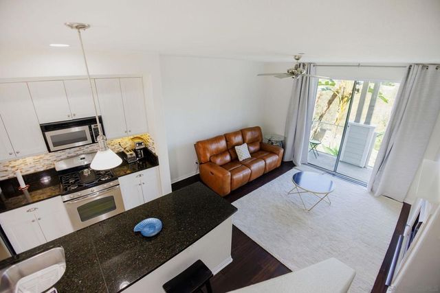 810 Harbor Cliff Way 230, Oceanside, CA 92054
