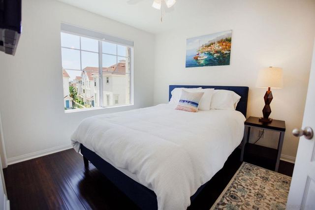 810 Harbor Cliff Way 230, Oceanside, CA 92054