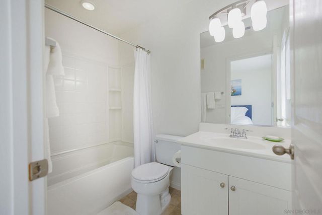 810 Harbor Cliff Way 230, Oceanside, CA 92054