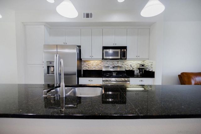 810 Harbor Cliff Way 230, Oceanside, CA 92054