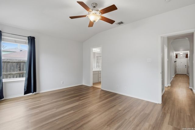 9119 Laguna Hills, Selma, TX 78154