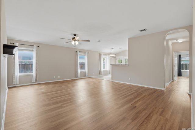 9119 Laguna Hills, Selma, TX 78154