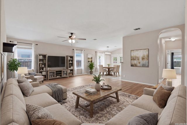 9119 Laguna Hills, Selma, TX 78154