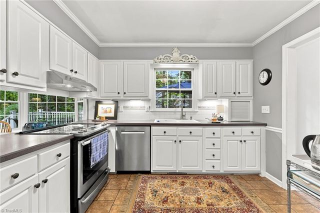 4301 Oakcliffe Road, Greensboro, NC 27406