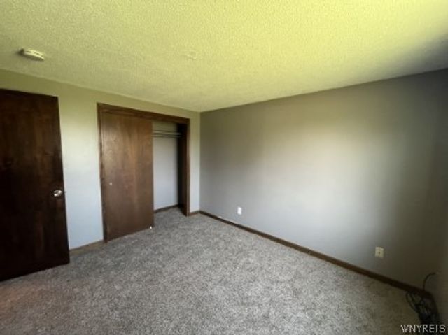 6943 Witmer Road, Wheatfield, NY 14120