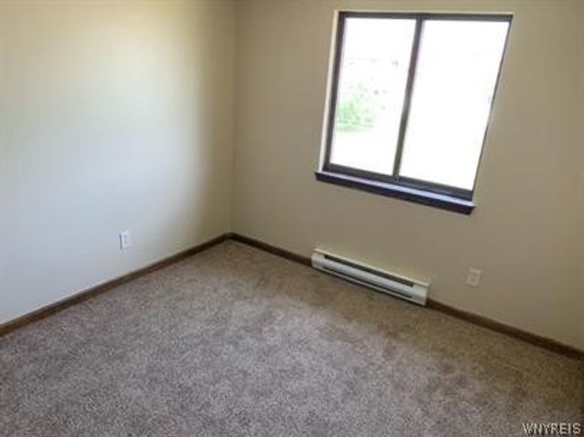 6943 Witmer Road, Wheatfield, NY 14120