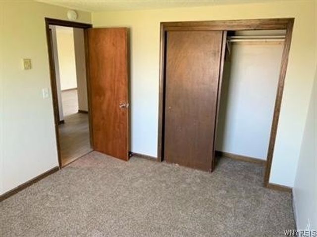 6943 Witmer Road, Wheatfield, NY 14120