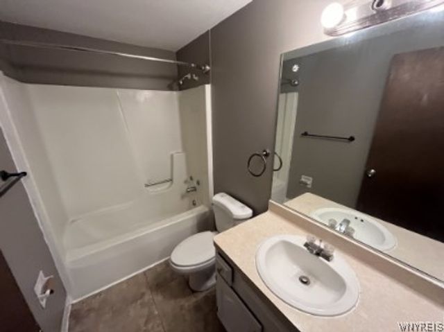 6943 Witmer Road, Wheatfield, NY 14120