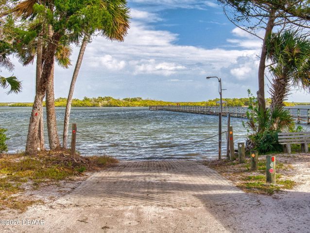 290 Navajo Drive, Oak Hill, FL 32759