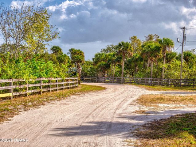 290 Navajo Drive, Oak Hill, FL 32759