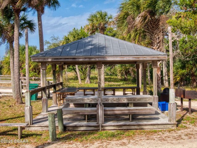 290 Navajo Drive, Oak Hill, FL 32759