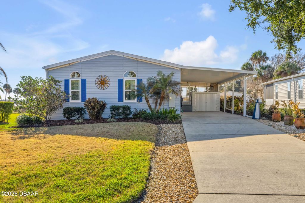 290 Navajo Drive, Oak Hill, FL 32759