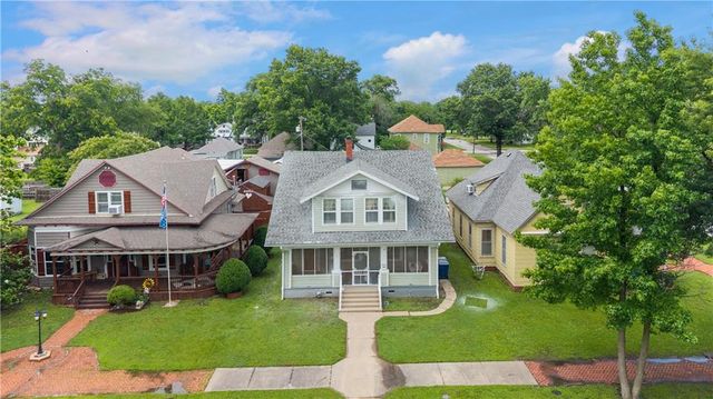 704 Lincoln Street, Coffeyville, KS 67337