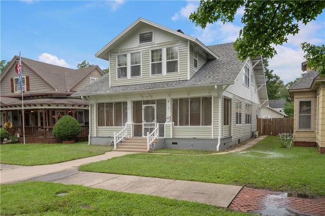 704 Lincoln Street, Coffeyville, KS 67337