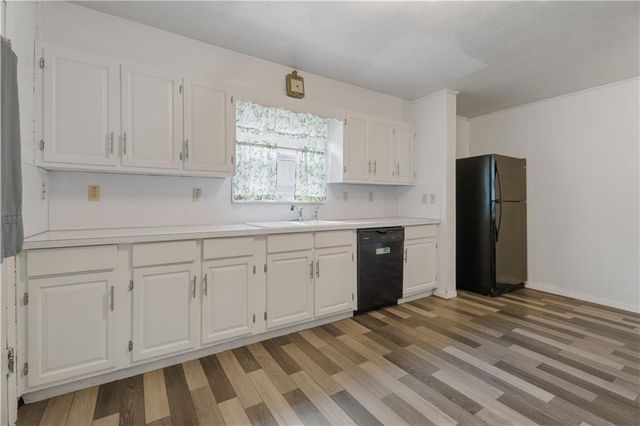 704 Lincoln Street, Coffeyville, KS 67337