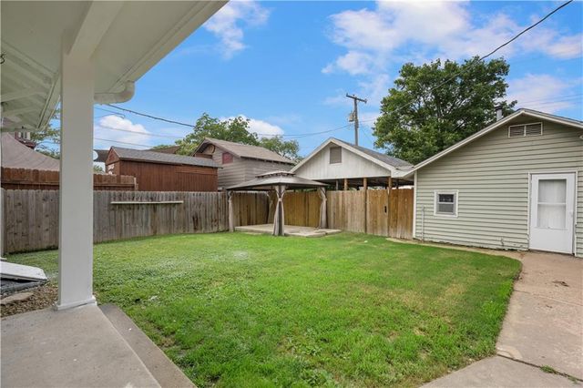 704 Lincoln Street, Coffeyville, KS 67337