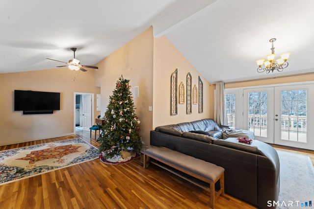 1 Hawthorne Cove Road, Danbury, CT 06811