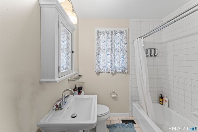 1 Hawthorne Cove Road, Danbury, CT 06811