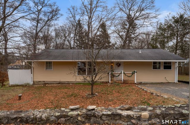 1 Hawthorne Cove Road, Danbury, CT 06811