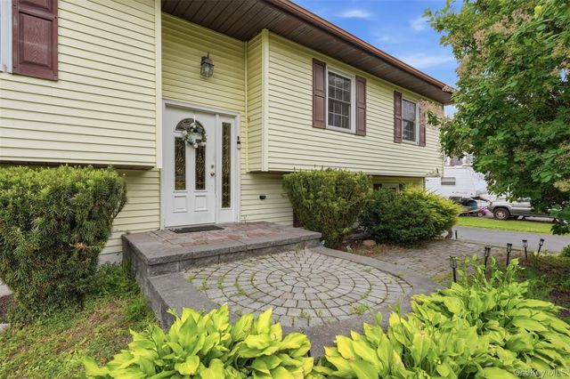 11 Applesauce Lane, Wappingers Falls, NY 12590