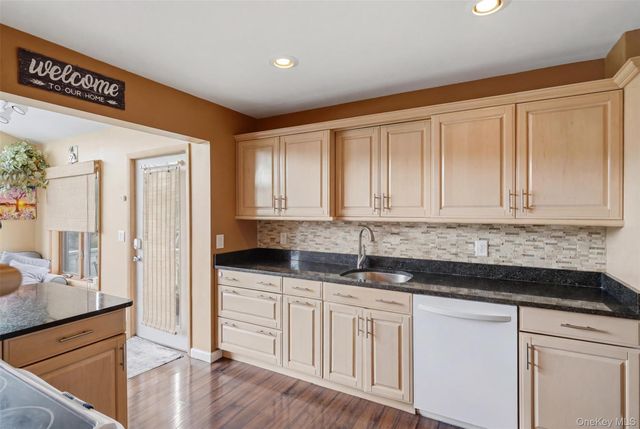11 Applesauce Lane, Wappingers Falls, NY 12590