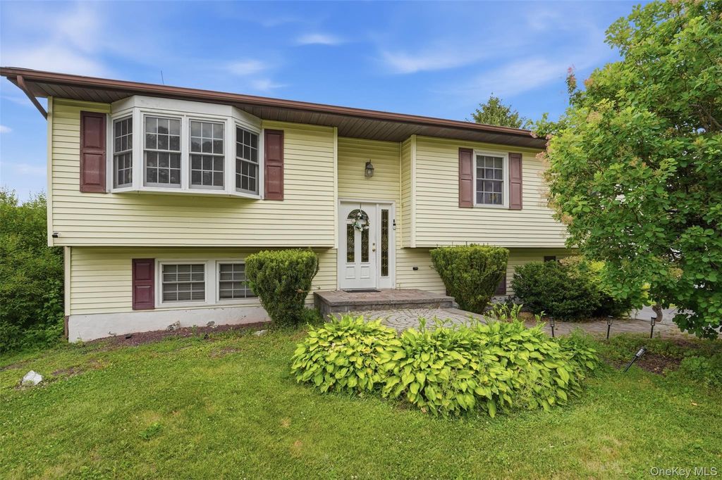 11 Applesauce Lane, Wappingers Falls, NY 12590
