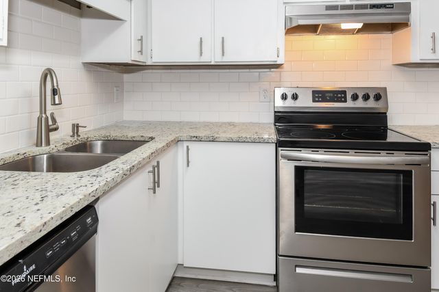 11665 SUMMER TREE Road N, Jacksonville, FL 32246