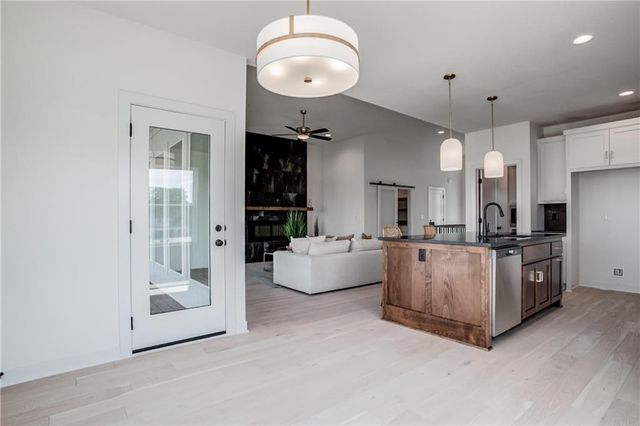 2604 NE Crestview Street, Blue Springs, MO 64029