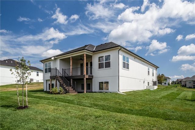 2604 NE Crestview Street, Blue Springs, MO 64029