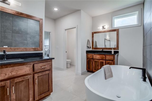 2604 NE Crestview Street, Blue Springs, MO 64029