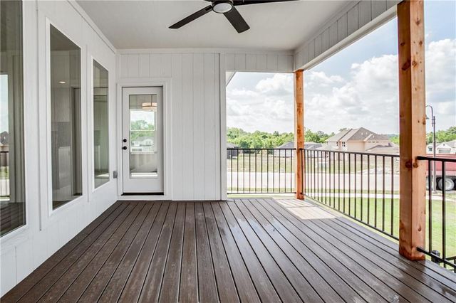 2604 NE Crestview Street, Blue Springs, MO 64029