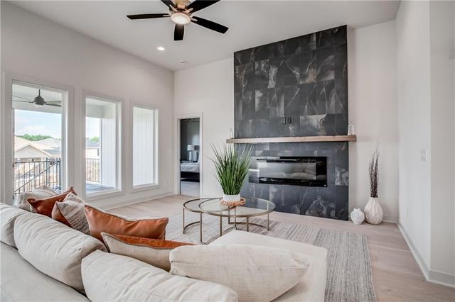 2604 NE Crestview Street, Blue Springs, MO 64029