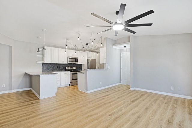 1931 Bent Grass Dr Apt H, Surfside Beach, SC 29575